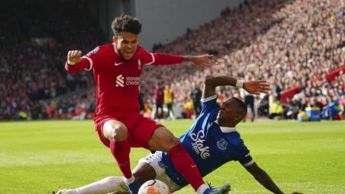 liverpool_kalahkan_everton_2_gol_dicetak_salah