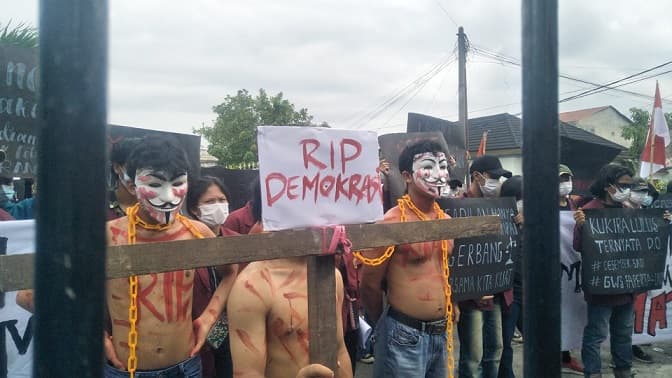 lldikti_wilayah_i_digeruduk_terkait_drop_out_6_mahasiswa_unika