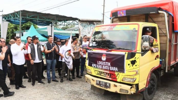 logistik_pilkada_didistribusikan_ke_12_kecamatan_se_kabupaten_batu_bara