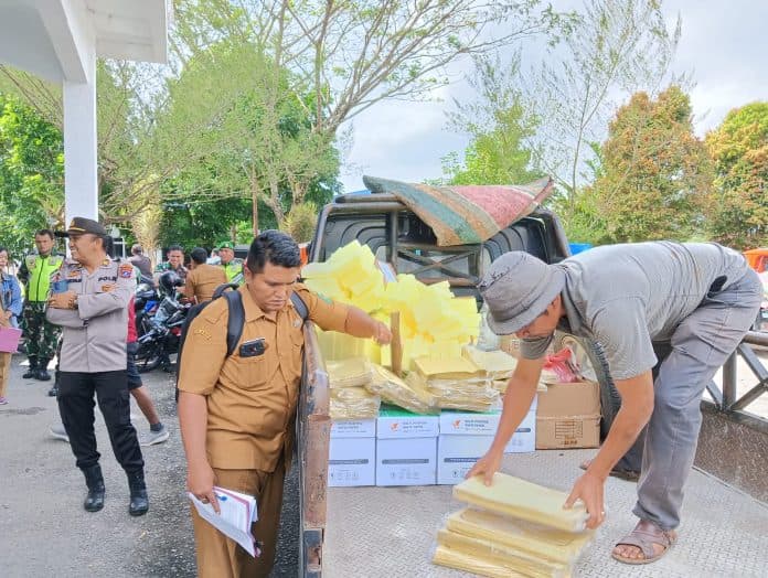 logistik_pilpanag_simalungun_sudah_didistribusikan_ke_kecamatan