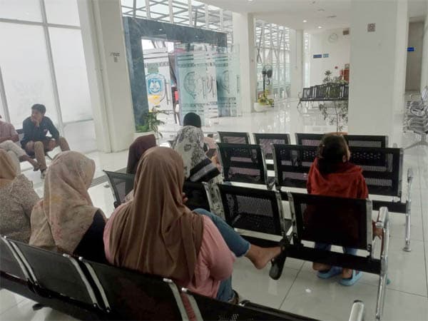 loket_angkutan_umum_di_medan_masih_sepi_pemudik