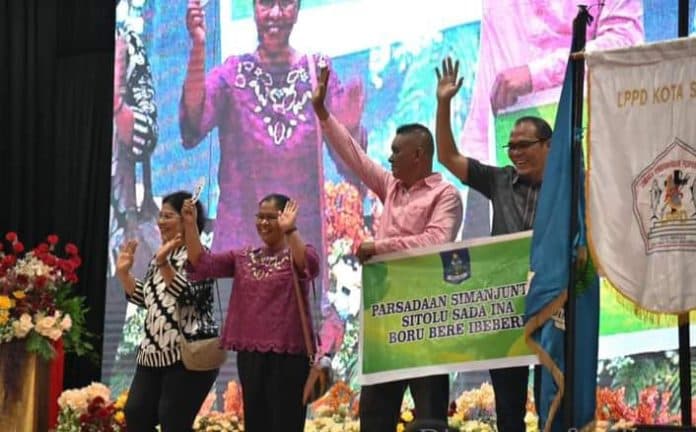 lomba_paduan_suara_antar_marga_sebagai_upaya_pembinaan_mental_spiritual_dan_perkokoh_silaturahmi