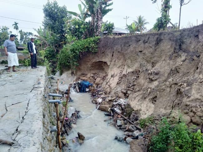 longsor_di_desa_kebun_sayur_siborna_ancam_keselamatan_warga