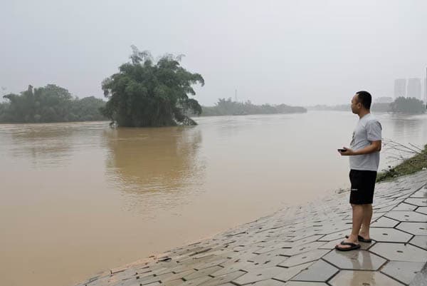 luapan_sungai_mutiara_mulai_rendam_provinsi_guangdong_di_china_selatan