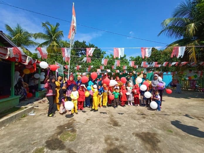 lucunya_anak_anak_ra_khodijah_di_hut_ri_tak_mengerti_apa_itu_juara_yang_penting_dapat_hadiah