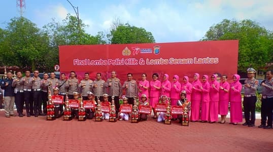 lucunya_puluhan_polisi_cilik_asal_simalungun_bawa_pulang_piagam