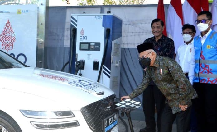 luhut_sebut_semua_produsen_mobil_listrik_akan_masuk_indonesia