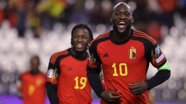 lukaku_4_gol_belgia_finis_sebagai_juara_grup_f_kualifikasi_euro_2024