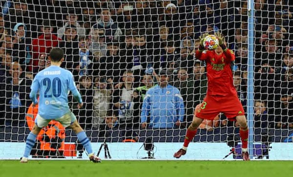 lunin_akui_penyelamatan_tendangan_penalti_silva_adalah_keberuntungan