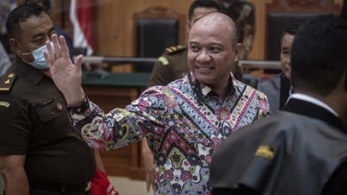 ma_tetap_hukum_teddy_minahasa_penjara_seumur_hidup