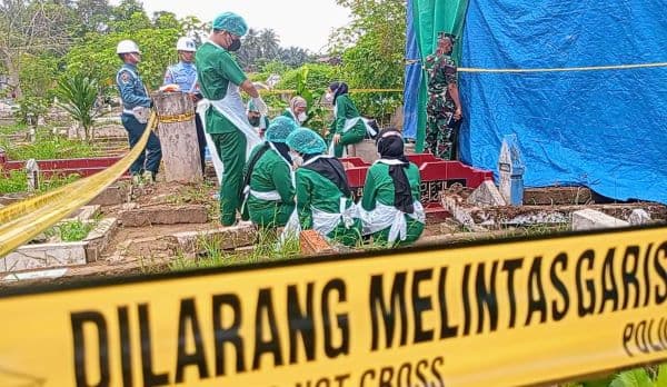 mabes_tni_ekshumasi_makam_lettu_eko_damara_yang_disebut_tewas_bunuh_diri