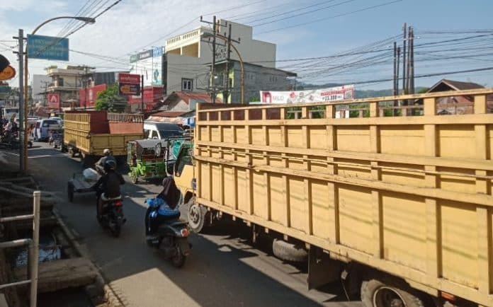 macet_di_sibolga_makin_parah_petugas_dishub_kemana