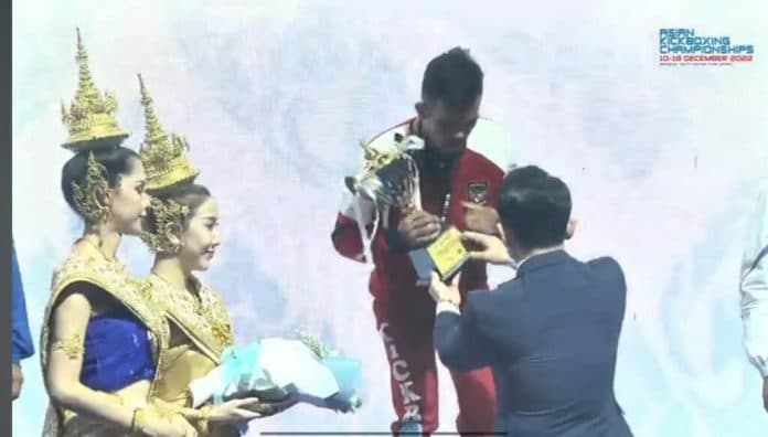 mahasiswa_fik_unimed_raih_medali_emas_asian_kickboxing_di_thailand