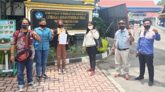 mahasiswa_politeknik_gihon_tuntut_pengembalian_ijazah