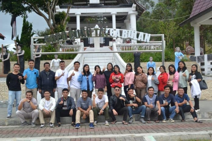 mahasiswa_stt_hkbp_siantar_laksanakan_pkm_di_gkpi_tomok