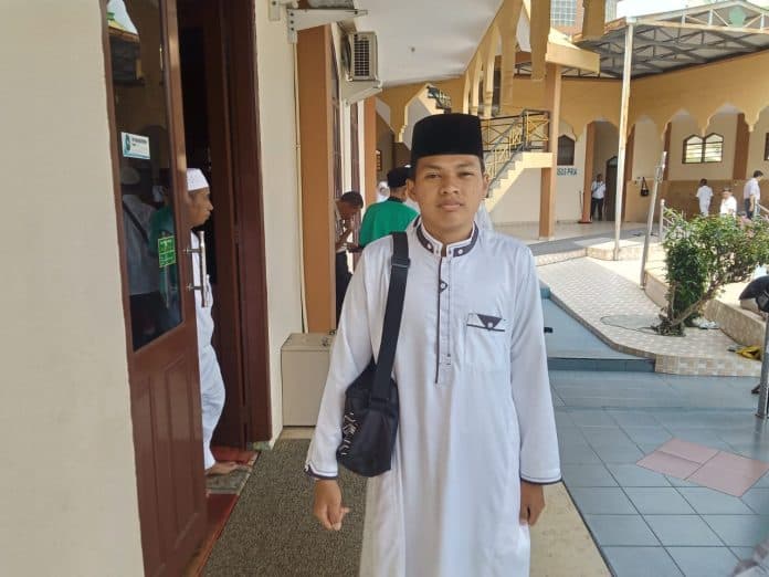 mahasiswa_uinsu_berangkat_haji_gantikan_sang_ayah_yang_telah_wafat