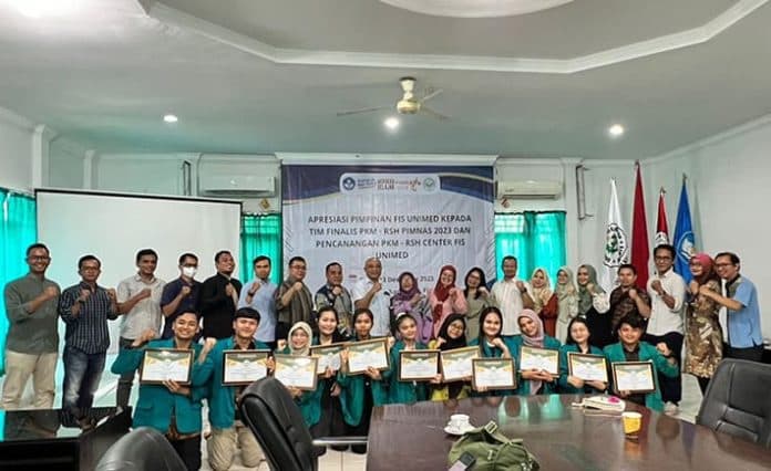 mahasiswanya_masuk_finalis_dekan_fis_unimed_pentingnya_wadah_untuk_membumikan_pkm