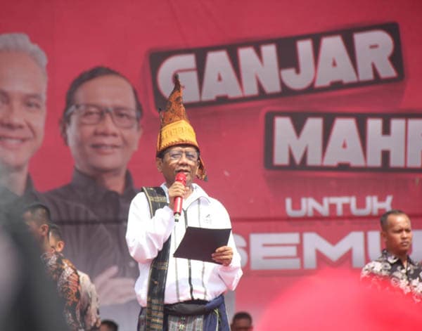 mahfud_md_sampaikan_tiga_hal_prioritas_di_simalungun