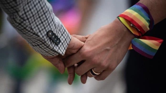 mahkamah_agung_resmi_larang_gerakan_lgbt_dan_dinyatakan_ekstremis