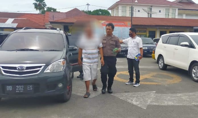 mainkan_sidney_mantan_ketua_dprd_siantar_diciduk_polisi