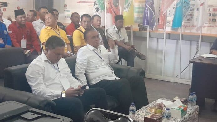 maju_di_pilkada_pakpak_bharat_pasangan_franc_mutsyuhito_daftar_ke_kpu