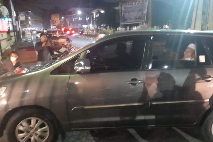 malam_malam_ketua_mui_kunjungi_polres_pematangsiantar_ada_apa