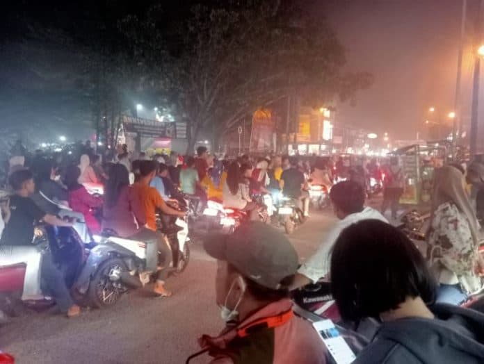 malam_pergantian_tahun_pengendara_motor_di_lubuk_pakam_banyak_tak_pakai_helm