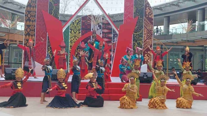 mall_di_medan_gelar_pekan_merdeka_ada_lomba_karung_dan_paskibraka