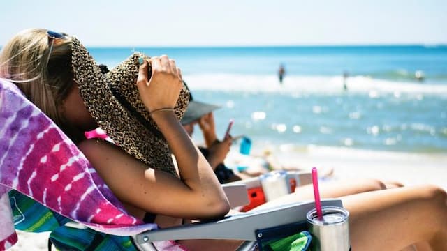 mandi_sinar_matahari_pagi_si_covid_19_pun_menjauh