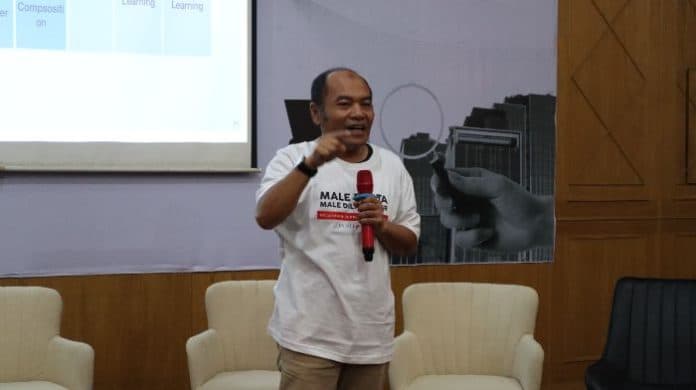 mantan_dewan_pers_tegaskan_standar_etik_kpi_dengan_pers_berbeda