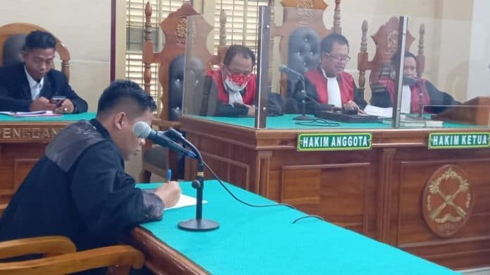 mantan_kades_simangambat_madina_divonis_65_tahun_hakim_tangkap_terdakwanya
