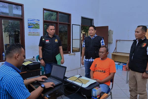mantan_pangulu_nagori_purwodadi_ditangkap_polisi_terkait_dugaan_korupsi_dana_desa