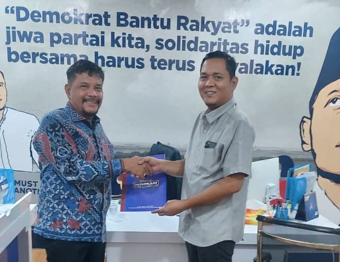 mantan_sekdakab_deli_serdang_berlabuh_ke_partai_demokrat
