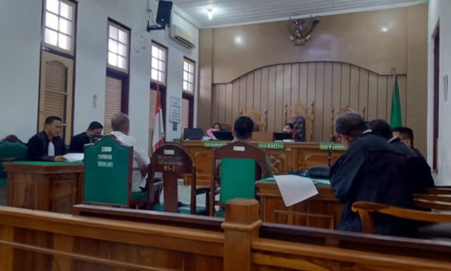 mantan_sekdis_kesehatan_sumut_didakwa_korupsi_rp24_m_dari_apd_covid_19