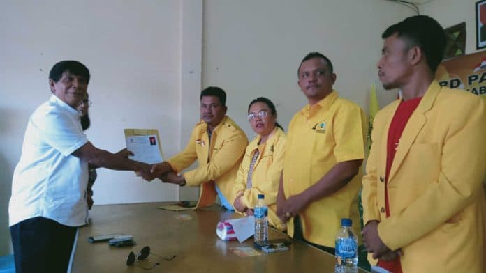 mantan_wakil_bupati_samosir_ikut_ramaikan_bursa_pilkada