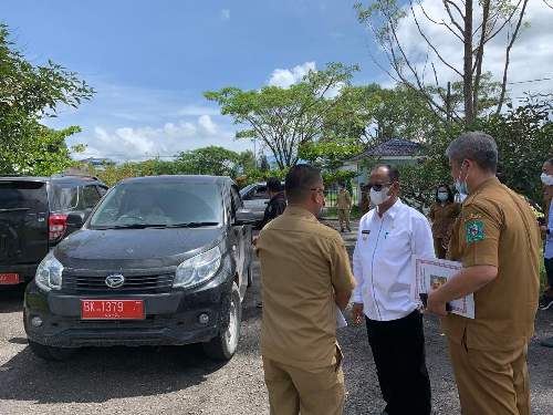 mantan_wakil_bupati_simalungun_belum_pulangkan_3_mobil_dinas