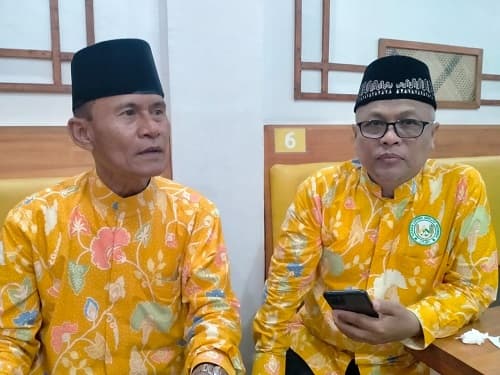 mantan_wawako_siantar_bersama_yayasan_lentera_muallaf_indonesia_buka_puasa_bersama
