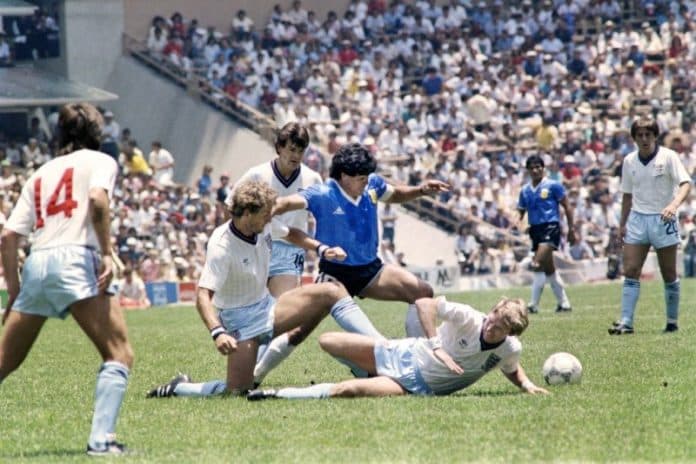 maradona_di_mata_peter_shilton_terhebat_tapi_tidak_sportif