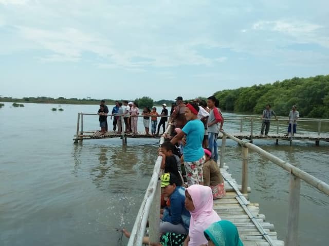 mardiah_terseret_arus_saat_mencari_kerang_di_pantau_labu