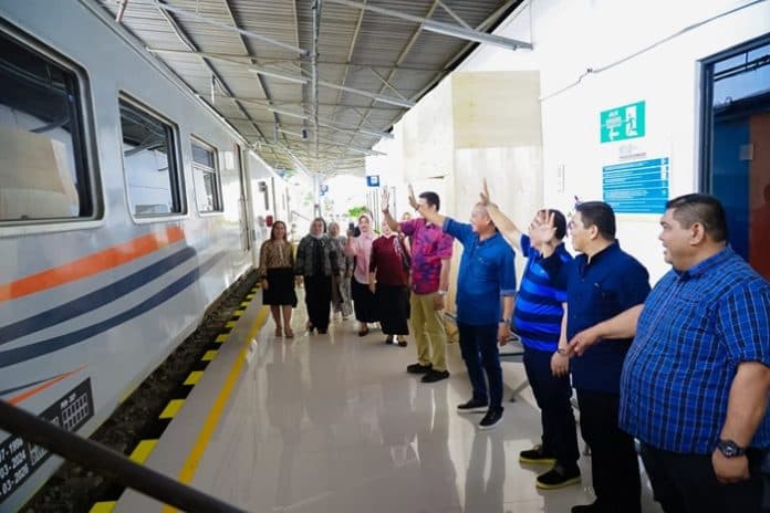 masa_tugas_berakhir_pjs_bupati_labuhanbatu_diantar_ke_stasiun_kereta_api