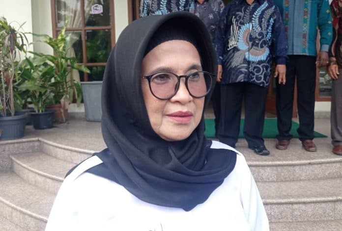 masih_ada_tamu_wali_kota_siantar_cueki_massa_aksi_di_depan_kantornya
