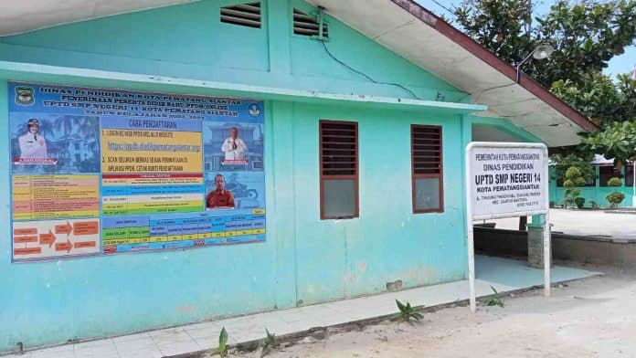 masih_butuh_ruangan_kelas_dan_guru_smp_negeri_14_kota_siantar_buka_ppdb_online
