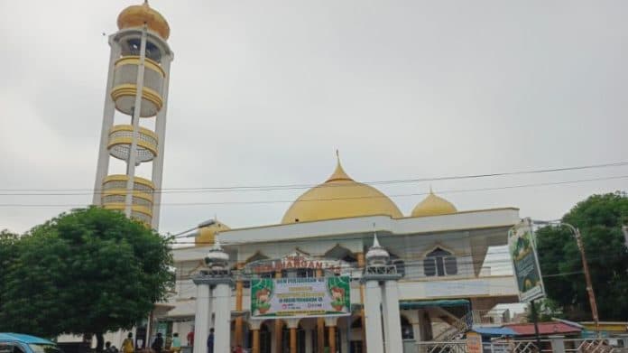 masjid_perjuangan_45_medan_bagikan_lebih_dari_400_kupon_daging_kepada_masyarakat