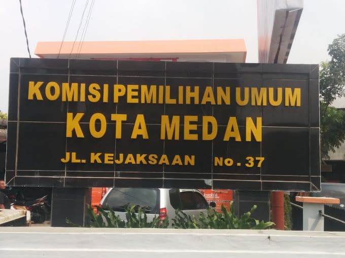 massa_aksi_tuntut_psu_begini_kata_ketua_kpu_medan