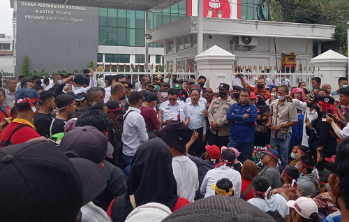 massa_petani_kbr_desak_presiden_jokowi_berantas_mafia_tanah_di_sumut