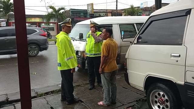 masyarakat_apresiasi_penindakan_puluhan_angkutan_umum_di_jalan_sm_raja