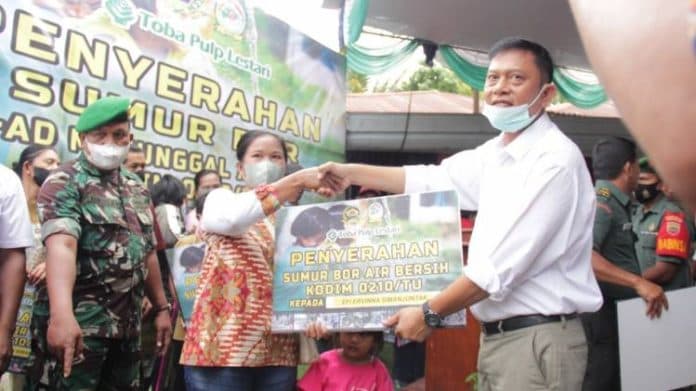 masyarakat_hutabulu_mejan_terima_bantuan_35_unit_sumur_bor_bupati_toba_ini_sangat_membantu