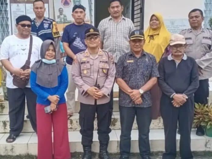 masyarakat_kelurahan_tualang_tebing_tinggi_keluhkan_situasi_kamtibmas_kapolsek_siap_tampung_aspirasi_warga