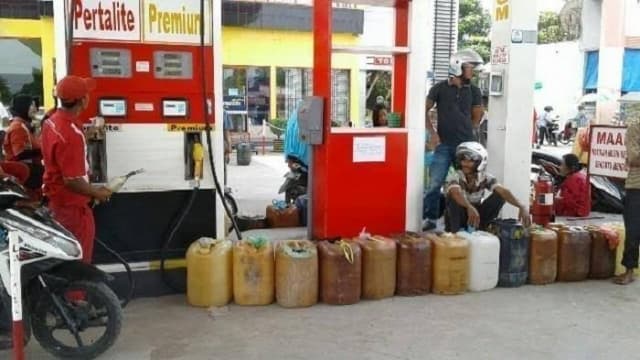 masyarakat_kini_dilarang_beli_bbm_dengan_jerigen_ini_kata_dinas_koperasi_siantar
