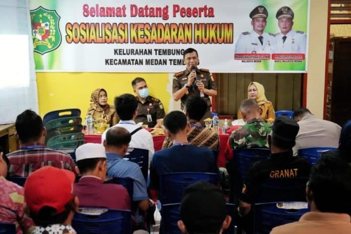 masyarakat_medan_tembung_dan_kejari_medan_gelar_sosialisasi_kesadaran_hukum